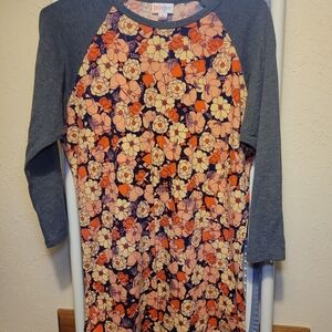 LuLaRoe Navy Floral Raglan with Peach & Cream Blooms